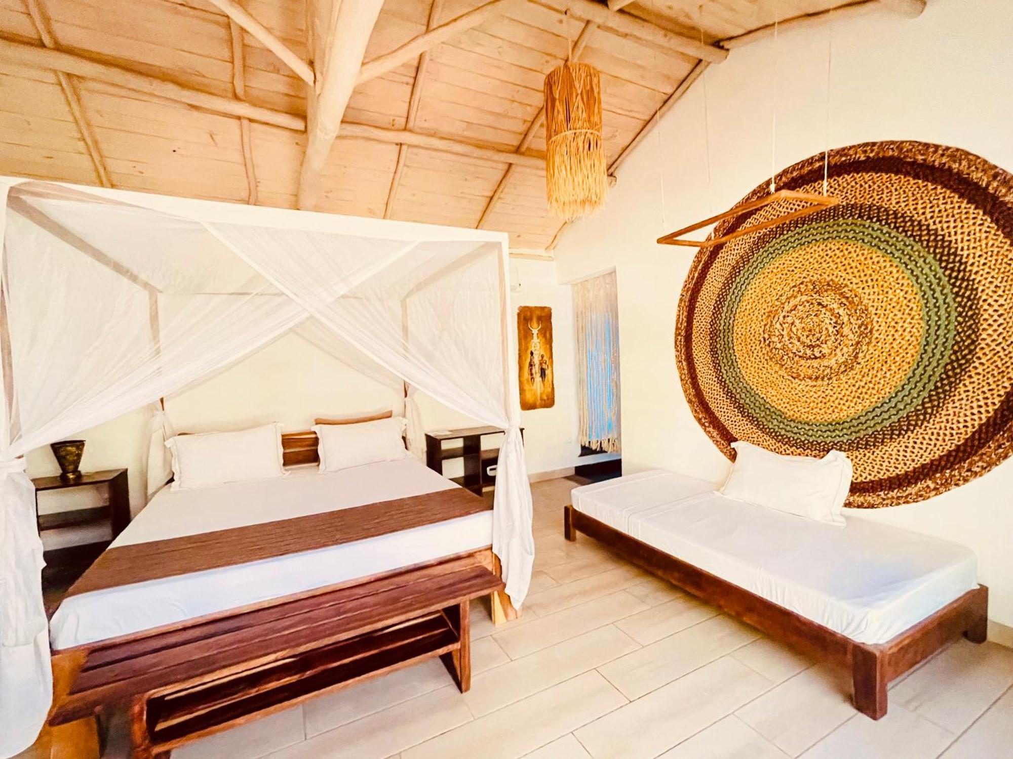 Vovo Telo Lodge Toliara Extérieur photo