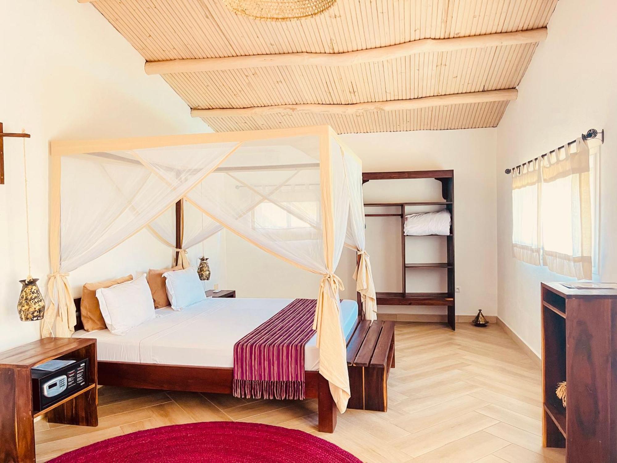 Vovo Telo Lodge Toliara Extérieur photo