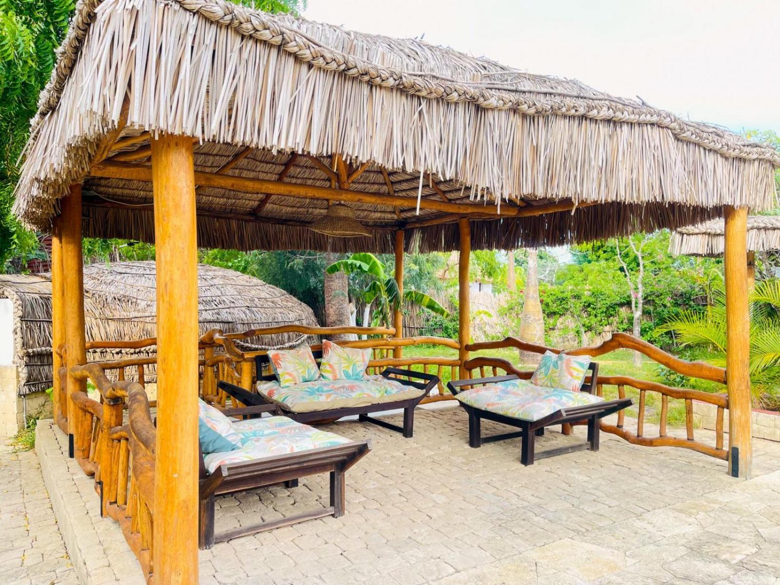 Vovo Telo Lodge Toliara Extérieur photo