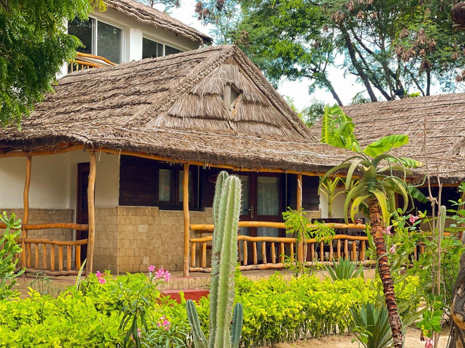 Vovo Telo Lodge Toliara Extérieur photo