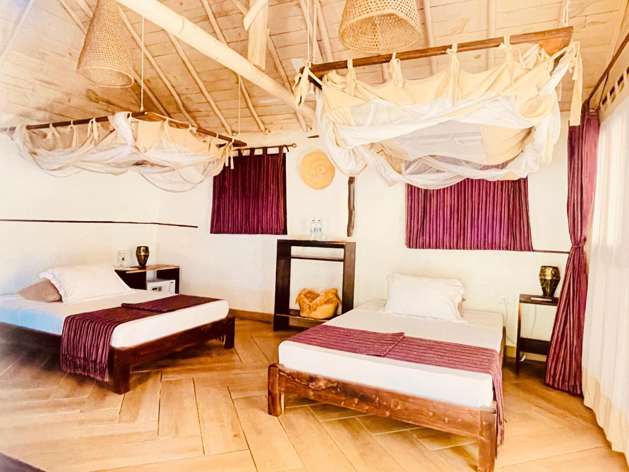 Vovo Telo Lodge Toliara Extérieur photo