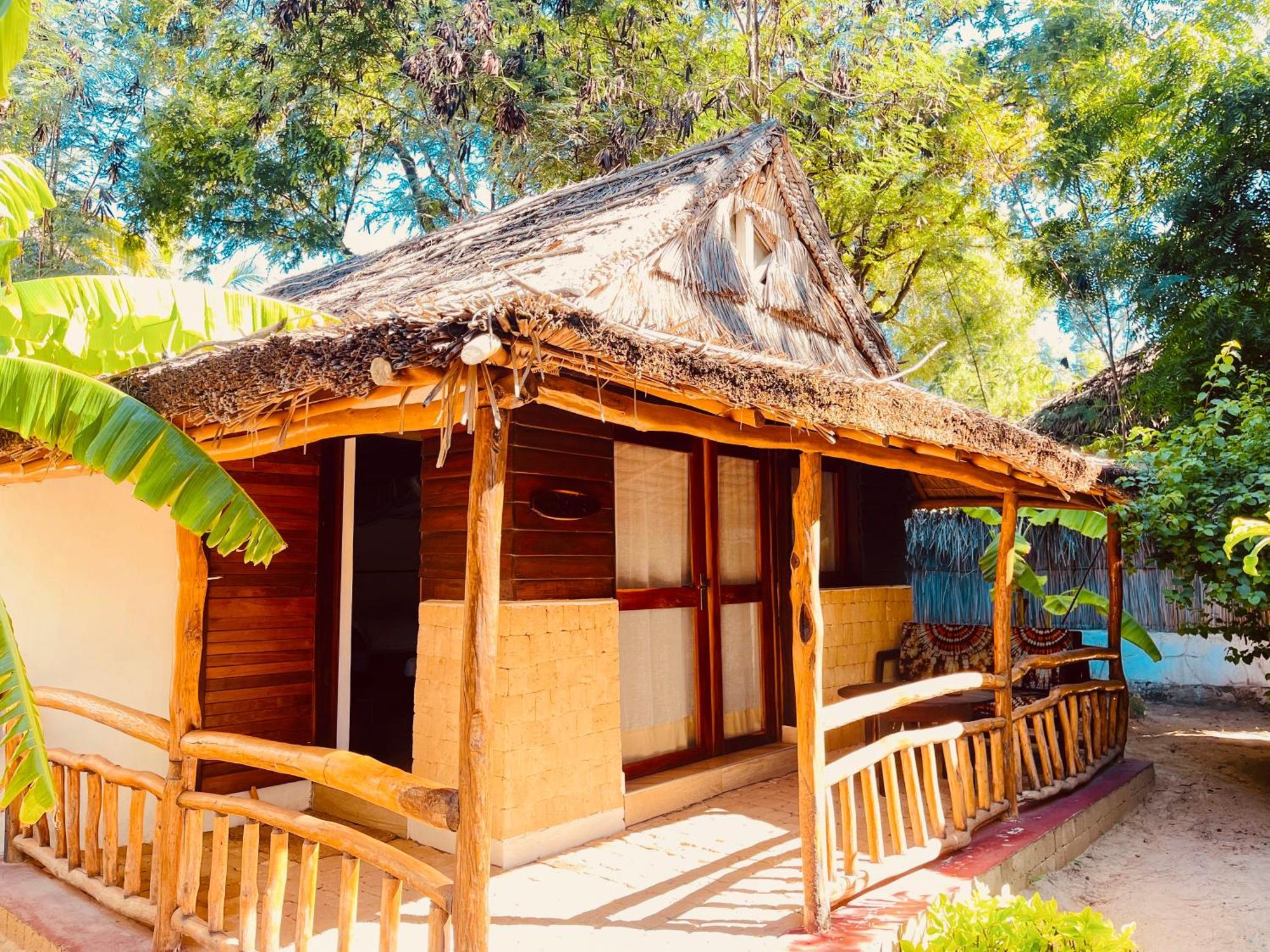 Vovo Telo Lodge Toliara Extérieur photo