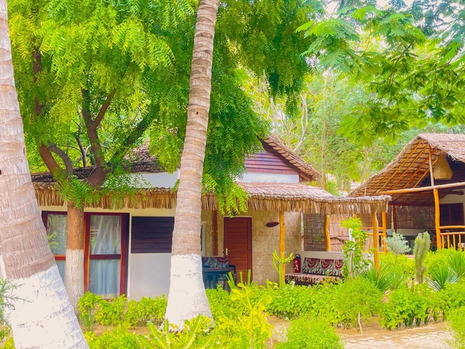 Vovo Telo Lodge Toliara Extérieur photo