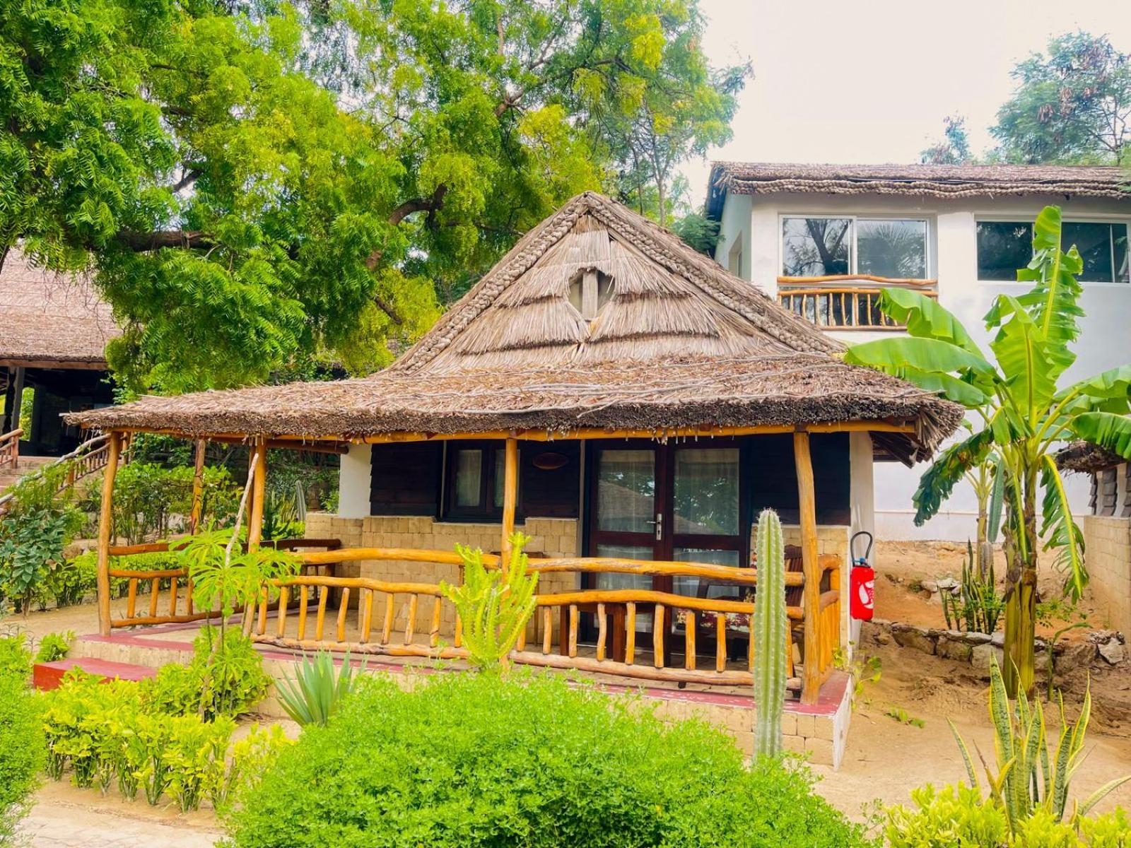 Vovo Telo Lodge Toliara Extérieur photo
