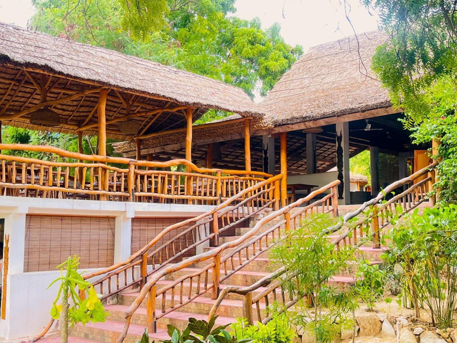 Vovo Telo Lodge Toliara Extérieur photo
